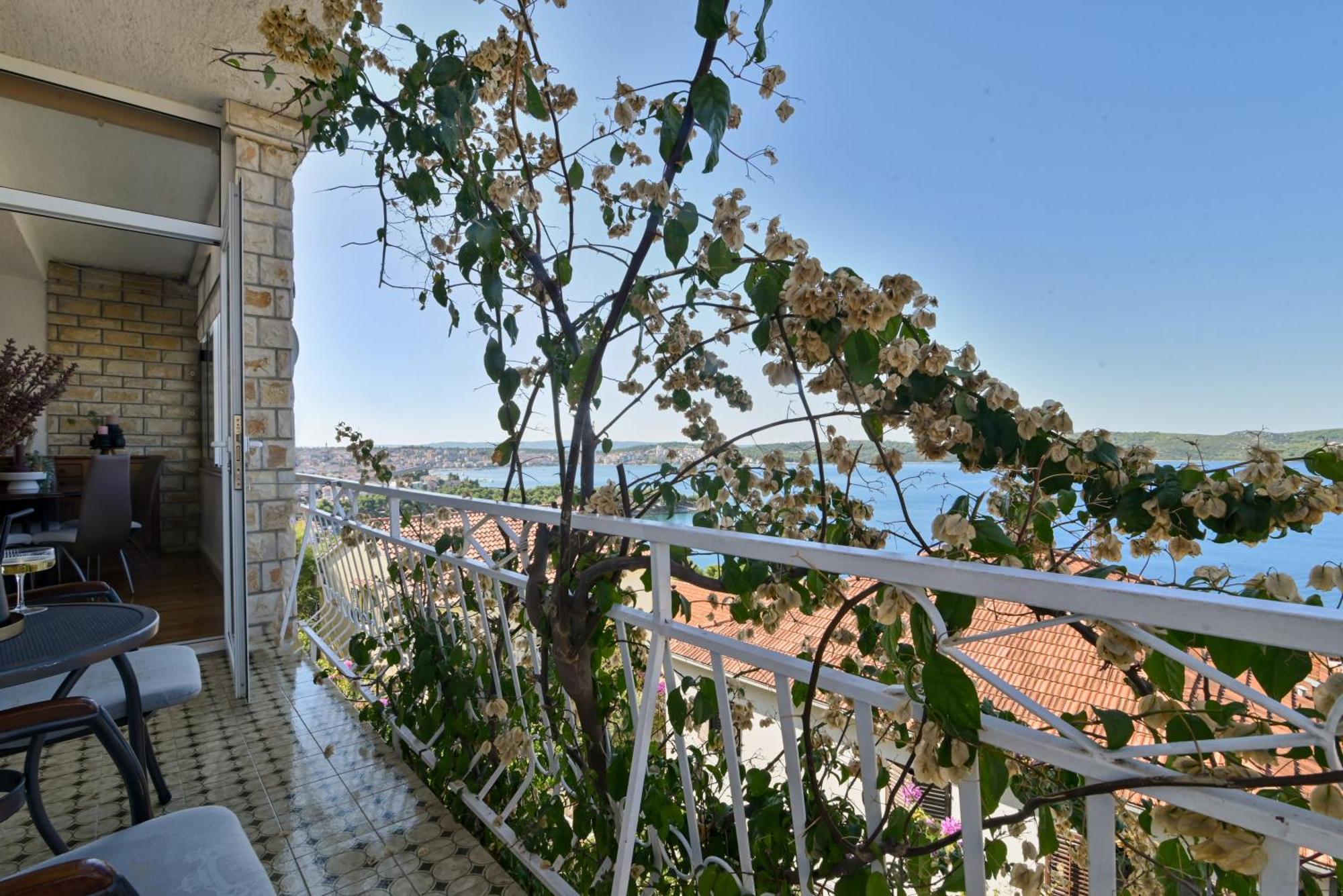 Apartment Spira Puovica Трогір Екстер'єр фото