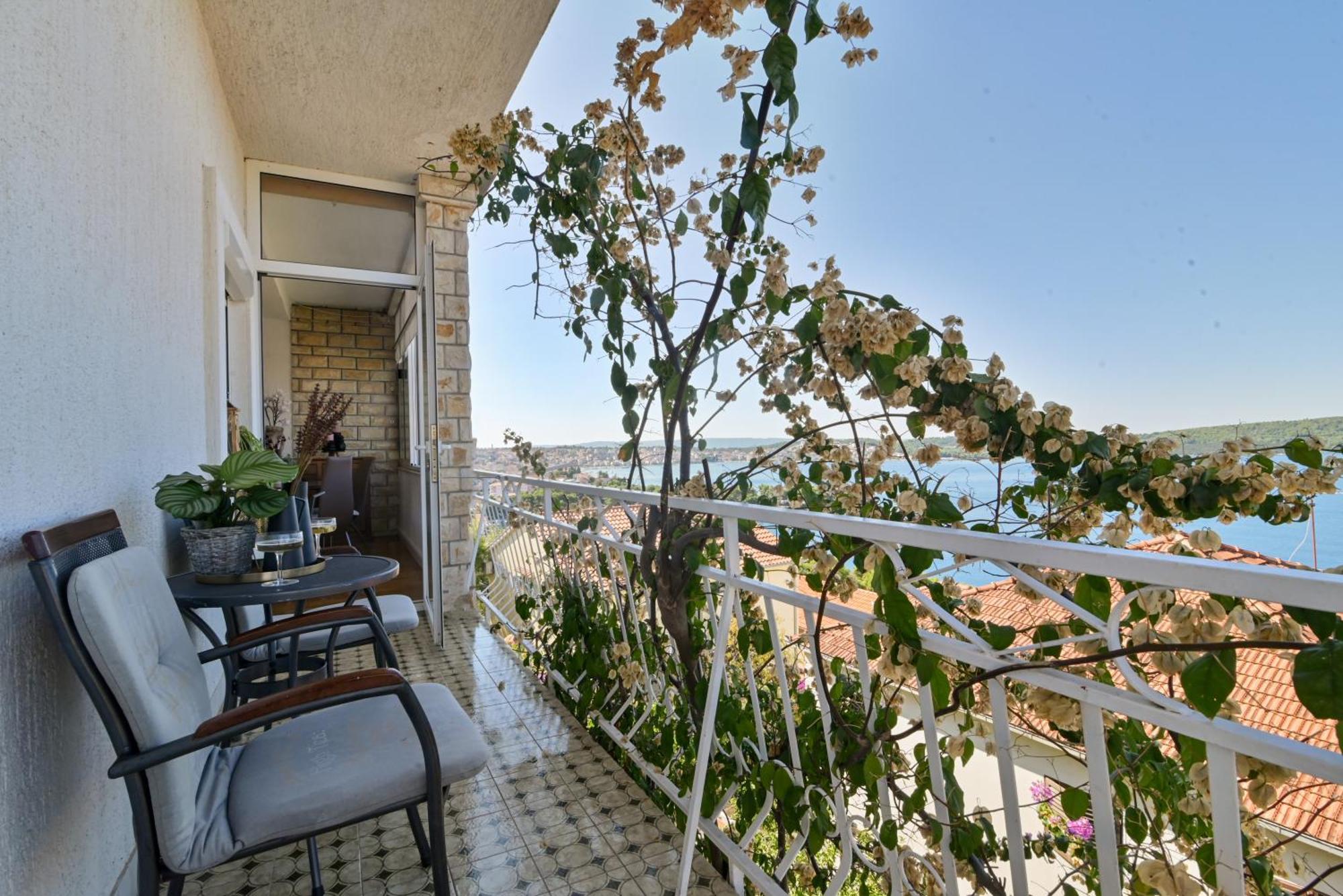 Apartment Spira Puovica Трогір Екстер'єр фото