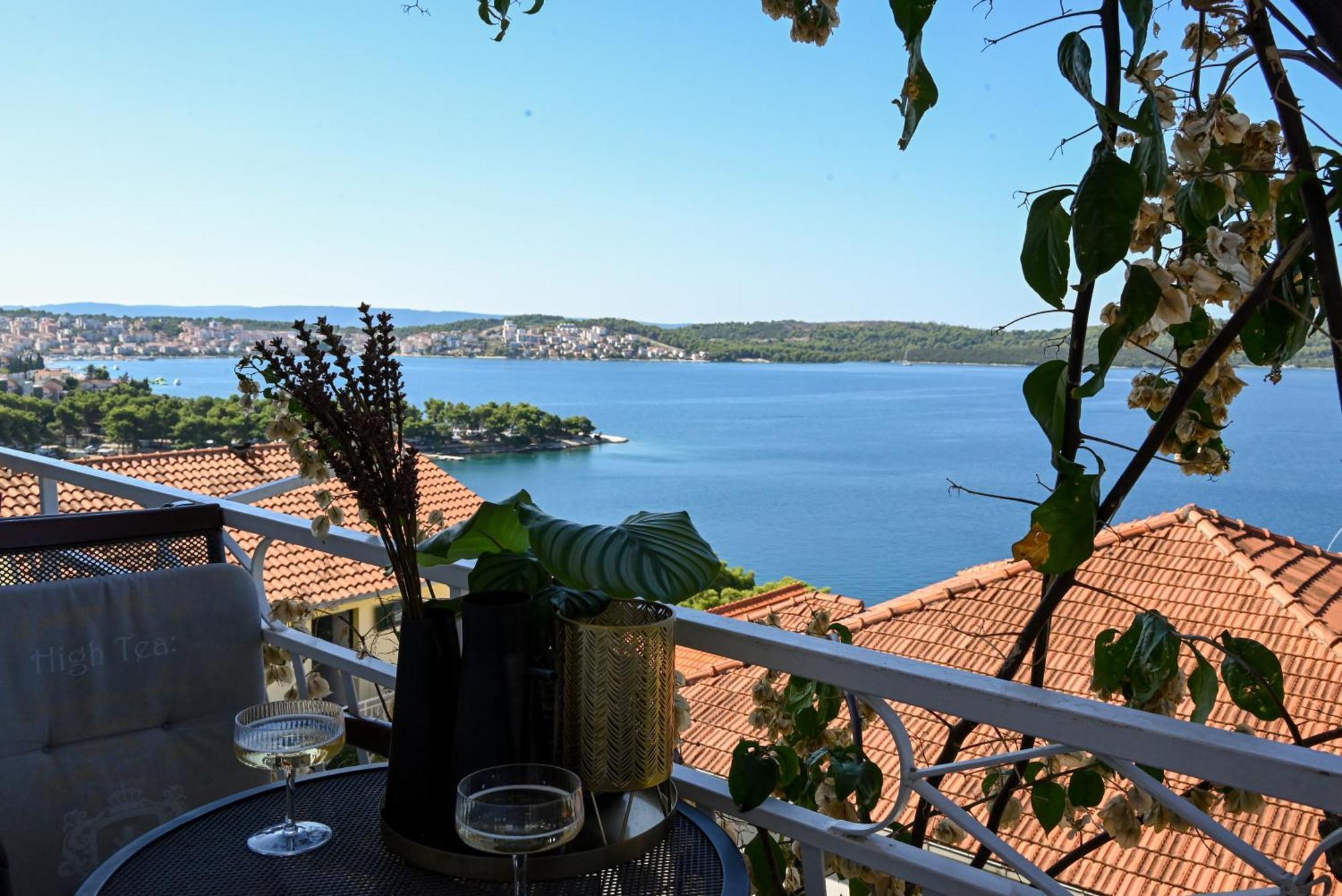 Apartment Spira Puovica Трогір Екстер'єр фото