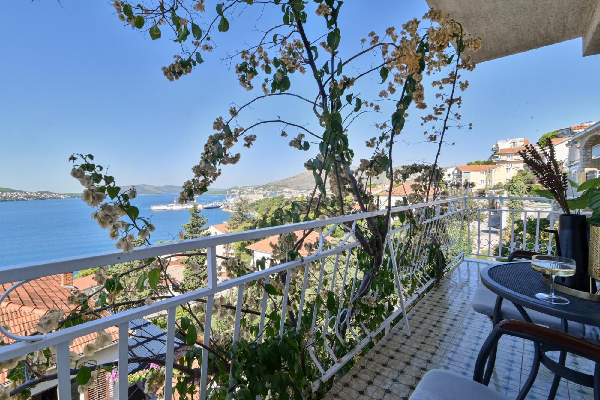 Apartment Spira Puovica Трогір Екстер'єр фото