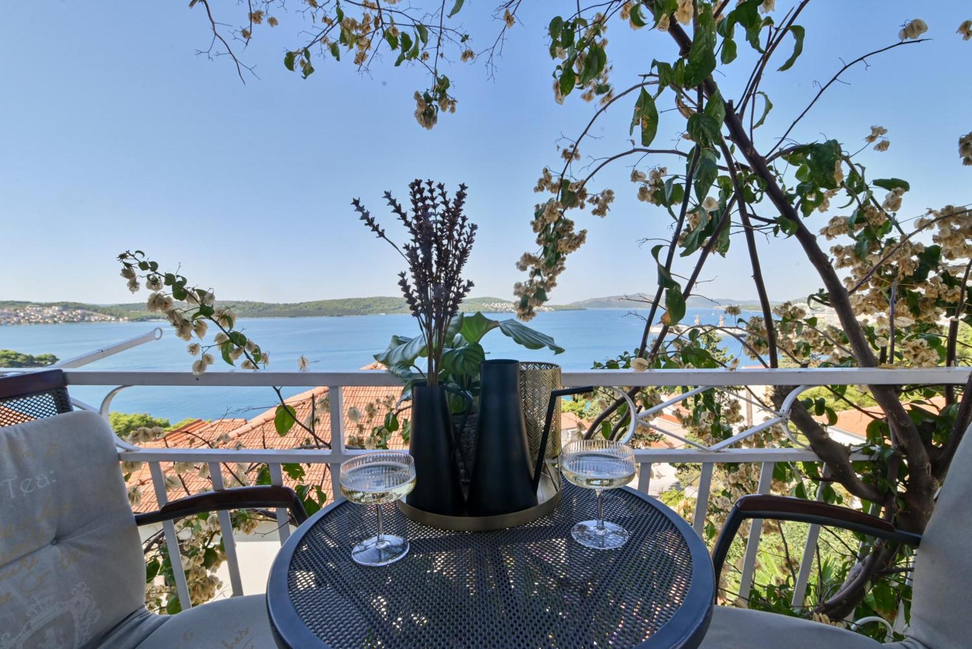 Apartment Spira Puovica Трогір Екстер'єр фото