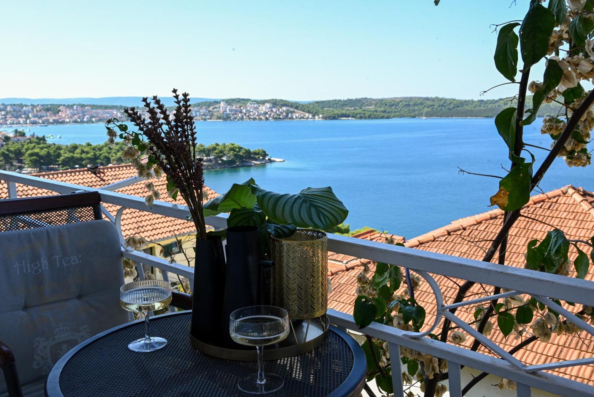 Apartment Spira Puovica Трогір Екстер'єр фото